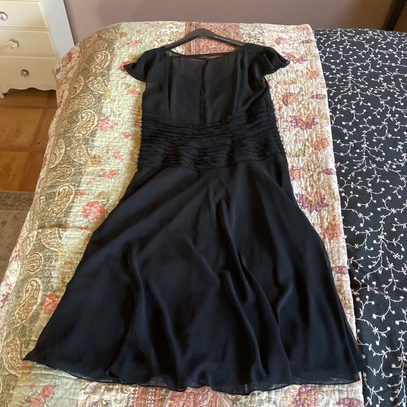 Liz Claiborne Elegant Black Flutter Sleeve Midi Dress - Picture 5 of 11